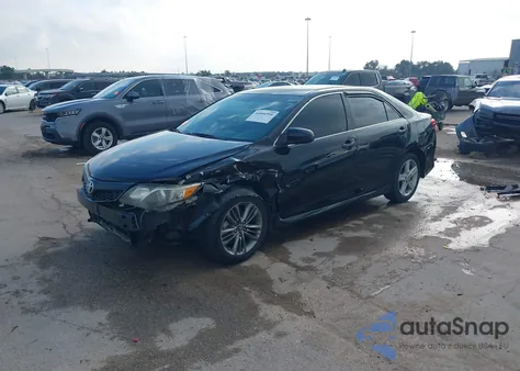 2013 Toyota Camry Se z USA, uszkodzony, nr VIN 4T1BF1FK3DU279623